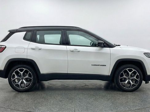 Used 2025 Jeep Compass Limited AWD/4WD image 11