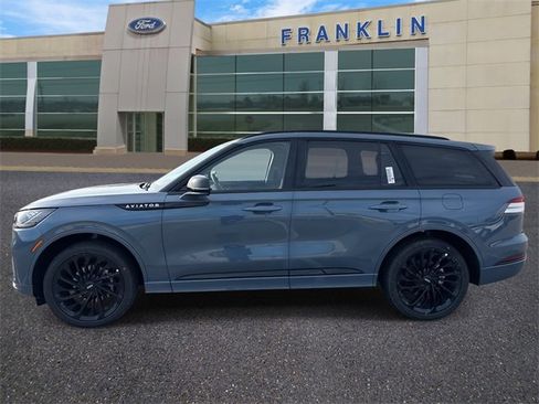 New 2026 Lincoln Aviator Reserve w/ Jet Appearance Package image 4