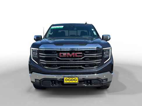 Used 2022 GMC Sierra 1500 SLT w/ SLT Premium Plus Package AWD/4WD image 8