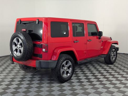 Used 2016 Jeep Wrangler Unlimited Sahara image 5