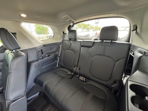 Used 2025 Honda Pilot EX-L image 21