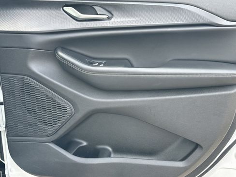 Used 2024 Jeep Grand Cherokee L Laredo image 14