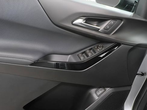 New 2026 Chevrolet Equinox LT w/ Convenience Package II FWD image 23