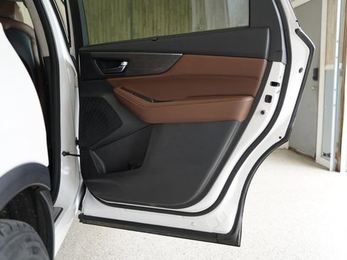 Used 2023 Acura MDX SH-AWD w/ Advance Package image 36