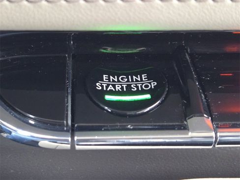 Used 2023 Lincoln Nautilus FWD w/ Premium Package image 21