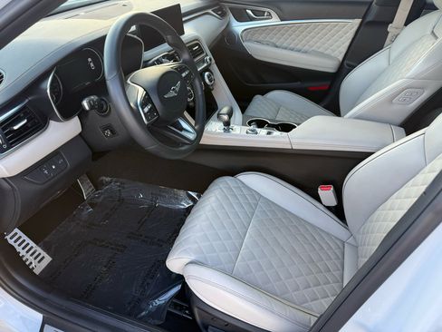 Used 2022 Genesis G70 3.3T image 14