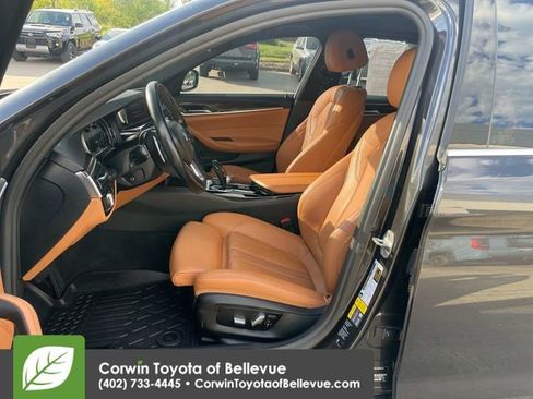 Used 2019 BMW 530e xDrive w/ Convenience Package image 12