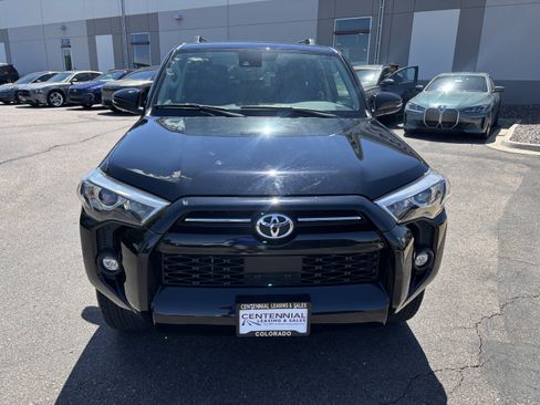 Used 2022 Toyota 4Runner SR5 Premium AWD/4WD image 2