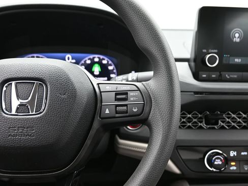 Used 2025 Honda Accord LX image 31