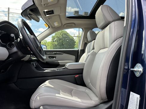 Used 2024 Honda Pilot Touring image 11