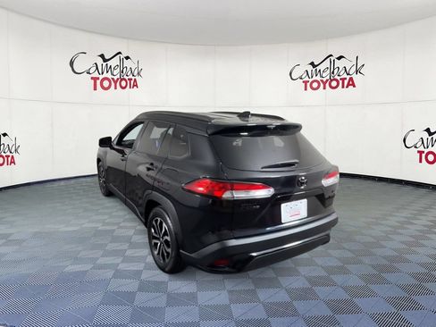 Used 2024 Toyota Corolla Cross AWD Hybrid w/ Moonroof Package image 9