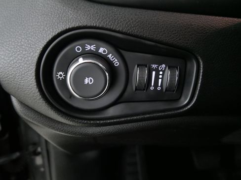 Used 2019 Jeep Renegade Altitude w/ Quick Order Package 2XM image 26