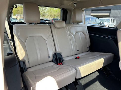 Used 2024 Ford Expedition Max Limited AWD/4WD image 17