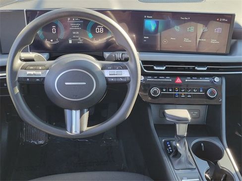 Used 2025 Hyundai Sonata SE image 4