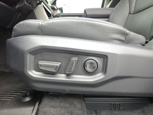 Used 2024 Toyota Tundra Limited AWD/4WD image 23