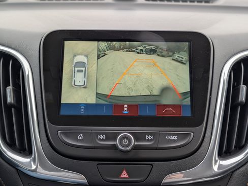 Used 2018 Chevrolet Equinox Premier image 3