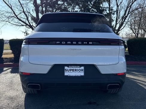 Used 2024 Porsche Cayenne image 5
