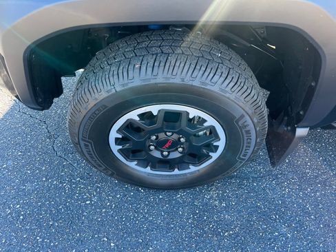 Used 2025 Toyota Tacoma TRD Off-Road w/ TRD Off Road Upgrade Package image 10