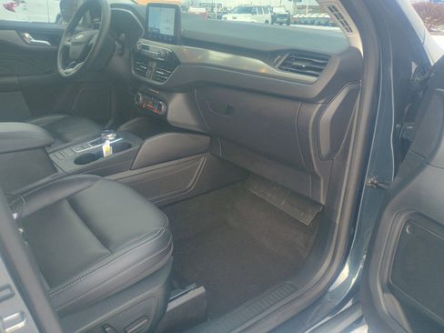 Certified 2022 Ford Escape Titanium w/ Class II Trailer Tow Package image 18