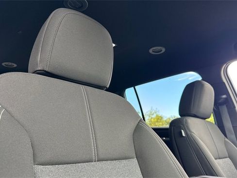 Used 2025 GMC Acadia Elevation image 18