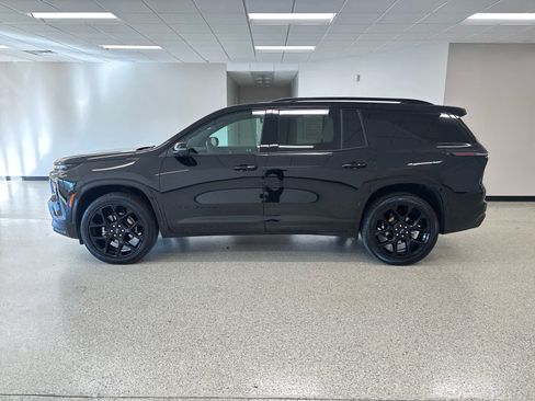 Used 2024 Chevrolet Traverse RS w/ LPO, Floor Liner Package image 8