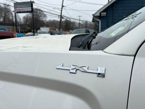 Used 2015 GMC Sierra 1500 SLT w/ SLT Crew Cab Value Package image 27