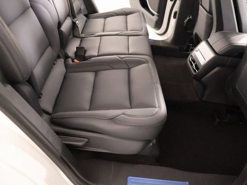 New 2026 Lincoln Nautilus Premier w/ Jet Appearance Package AWD/4WD image 15