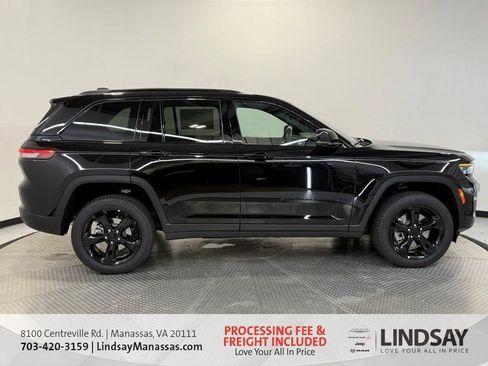 New 2025 Jeep Grand Cherokee Limited w/ Luxury Tech Group II AWD/4WD image 3