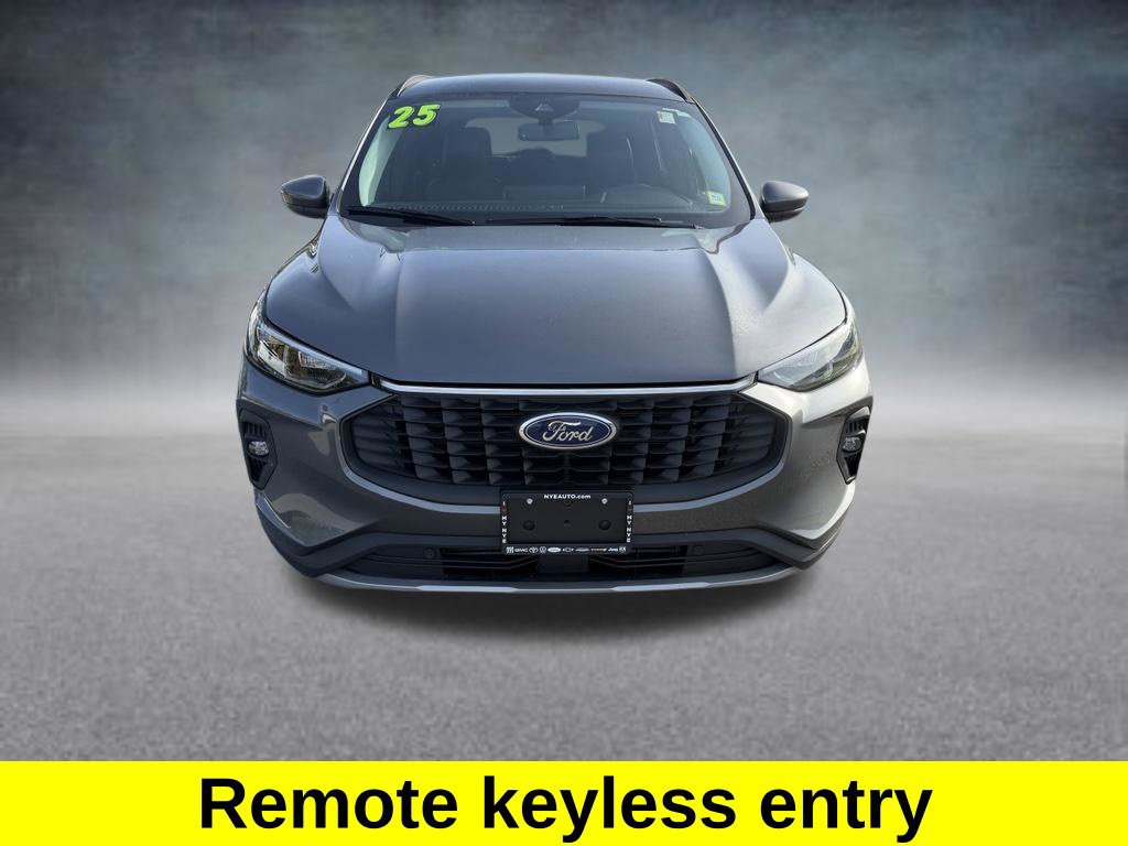 Certified 2025 Ford Escape Platinum AWD/4WD image 9