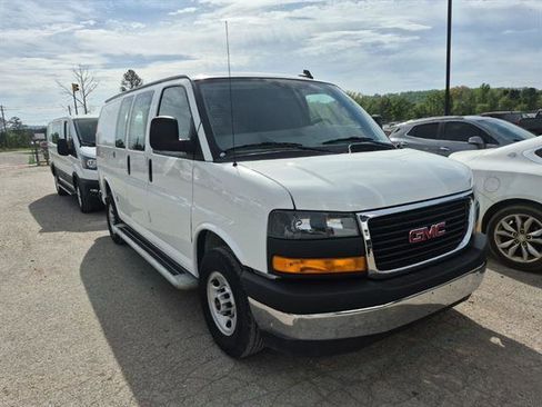 Used 2024 GMC Savana 2500 w/ Driver Convenience Package image 2