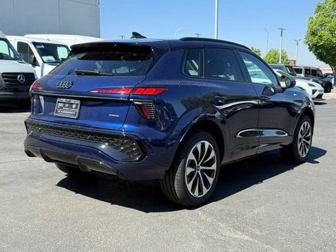 New 2026 Audi Q3 quattro 2.0T AWD/4WD image 7