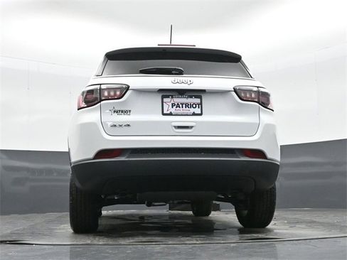 Used 2025 Jeep Compass Sport image 37