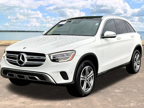 Used 2022 Mercedes-Benz GLC 300 4MATIC w/ Premium Package Lite image 4