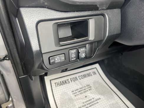 Used 2017 Toyota Tacoma TRD Sport image 14