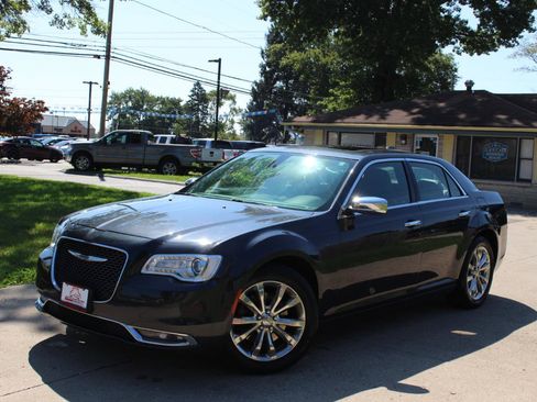 Used 2016 Chrysler 300 C AWD/4WD image 2