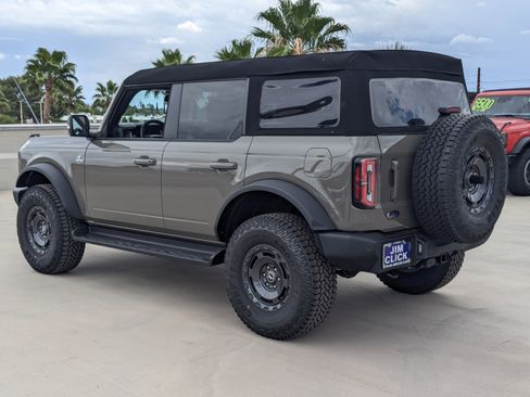 New 2025 Ford Bronco Outer Banks w/ Sasquatch Package image 4