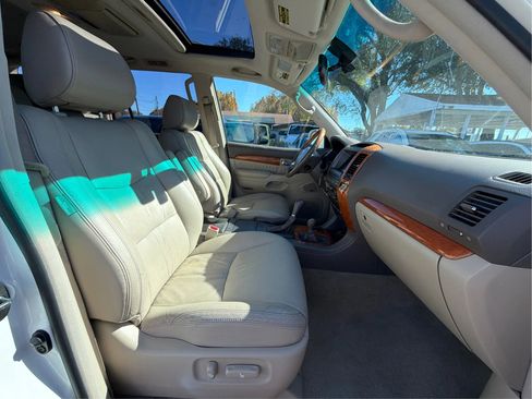 Used 2004 Lexus GX 470 image 25