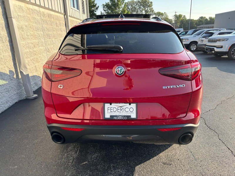Used 2023 Alfa Romeo Stelvio Sprint AWD/4WD image 4