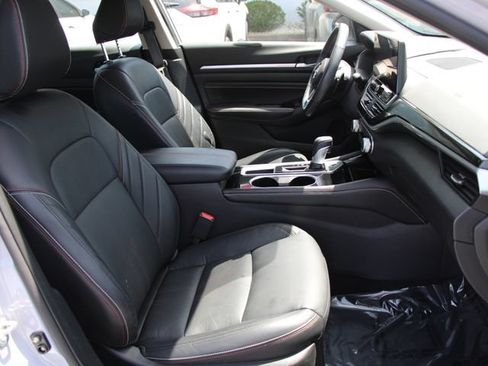 Certified 2023 Nissan Altima 2.5 SR w/ SR Premium Package FWD image 33