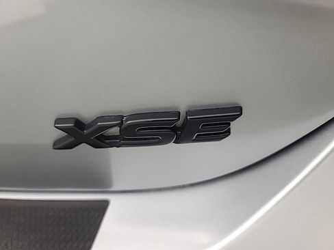 Used 2022 Toyota Camry XSE FWD image 12