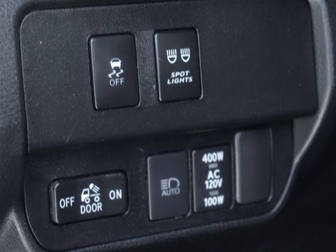 Used 2021 Toyota Tacoma TRD Off-Road w/ Technology Package AWD/4WD image 19
