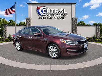 Used 2018 Kia Optima LX w/ 17" Alloy Wheels Package