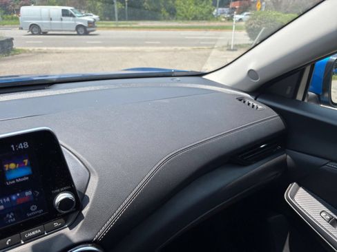 Used 2025 Nissan Sentra SV FWD image 31