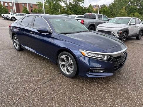 Used 2018 Honda Accord EX image 2