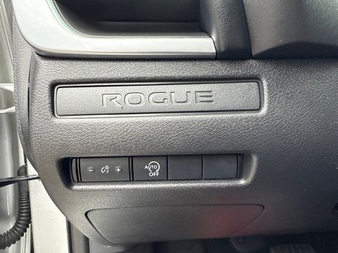 Used 2024 Nissan Rogue S image 22