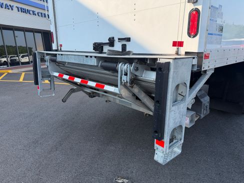 Used 2022 Ford F650 2WD Regular Cab Super Duty image 22