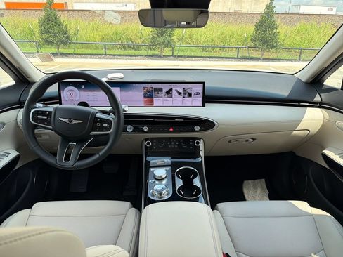 Certified 2026 Genesis GV70 2.5T AWD/4WD image 12