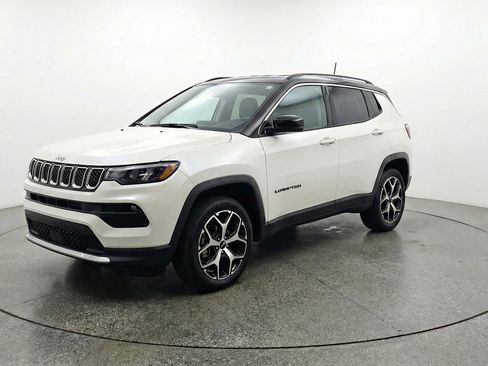Used 2025 Jeep Compass Limited AWD/4WD image 3
