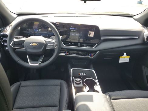 New 2026 Chevrolet Equinox LT w/ Convenience Package II AWD/4WD image 10