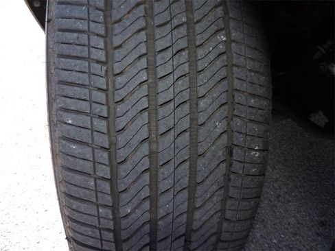 Certified 2025 GMC Yukon Denali image 10